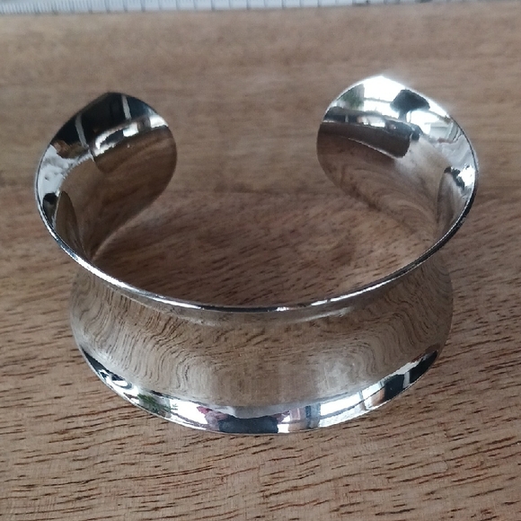 Concave Silver Cuff Marked 925 Reflective Bold Statement